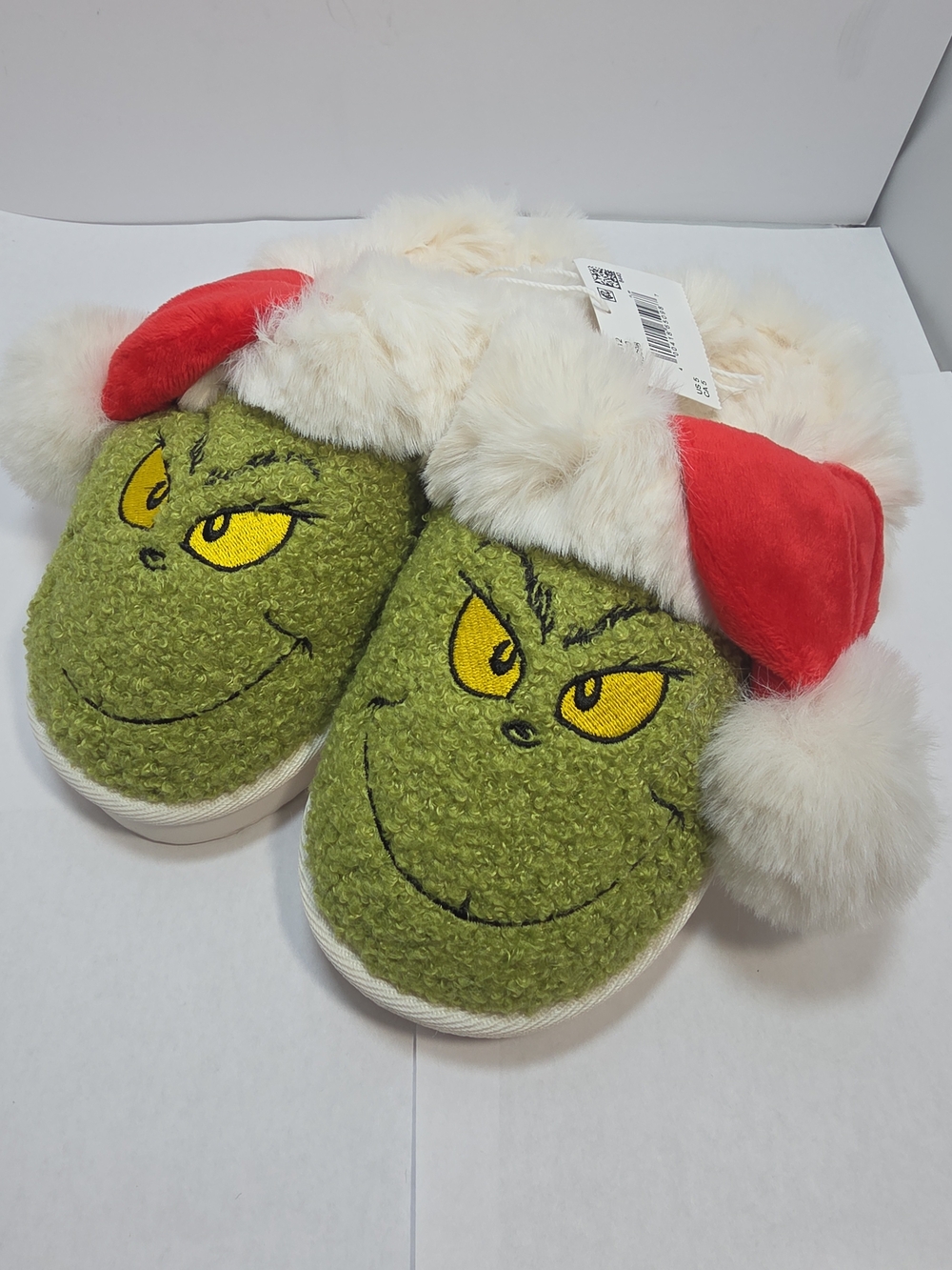 American Eagle The Grinch Scuff Slippers Women's Size 5 Christmas NWT (Z4)